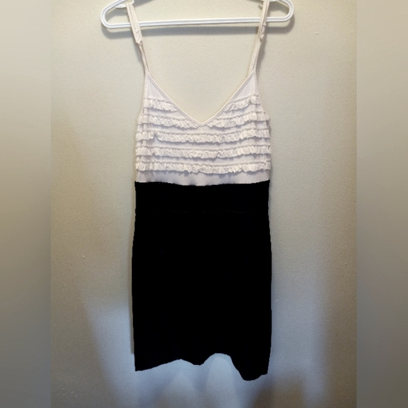 AUW Black & White Dress - Picture 1 of 5